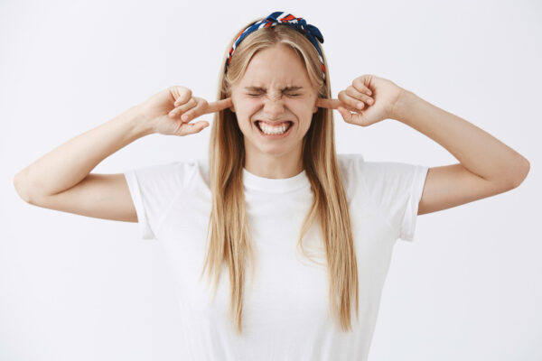 Co może oznaczać pulsowanie w uchu?